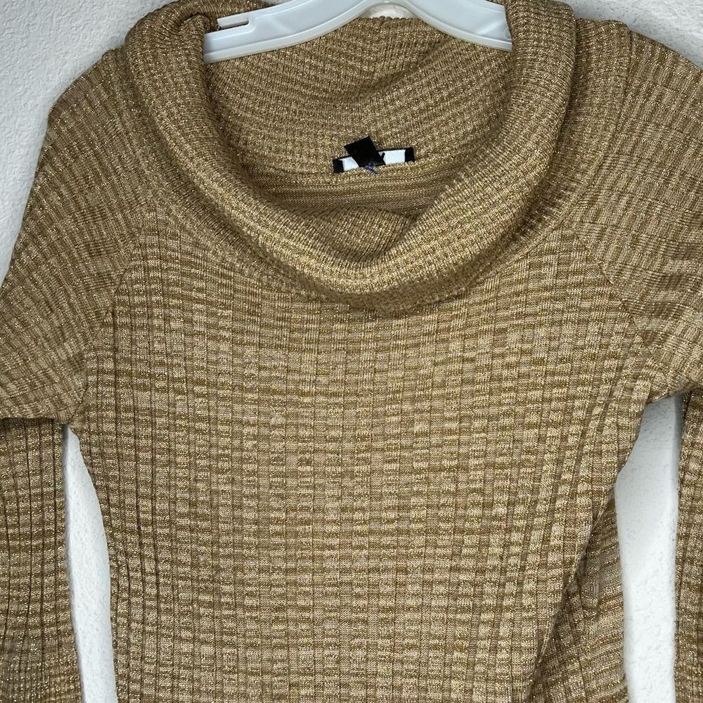 BCX Sweater - Picture 3 of 7